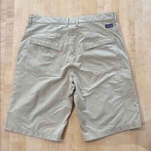 Patagonia Men's Quandary Shorts Khaki Size 34 Hiking Outdoor